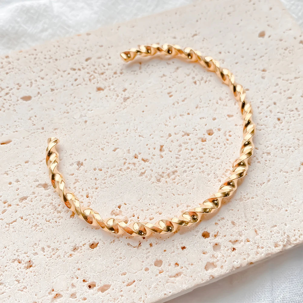 eManco Fashion Metal Thread Pattern Stainless Steel Gold Plated 14K Bangles, High Quality Waterproof Jewelry  48 Hour Shipment